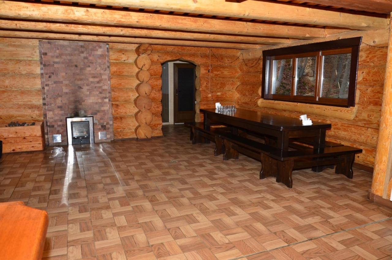 Комплекс Скала Villa Serednye Vodyane Ngoại thất bức ảnh